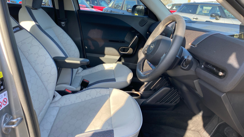 MINI Aceman 135kW E Classic 43kWh 5dr Auto Electric Hatchback